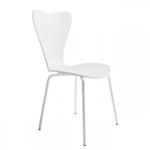 Juego de cuatro sillas modelo Berna. Un diseño minimalista y sencillo.
